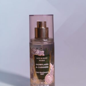 BATH AND BODY MIST 2.5 OZ (SMALL) - Snowflakes & cashmere